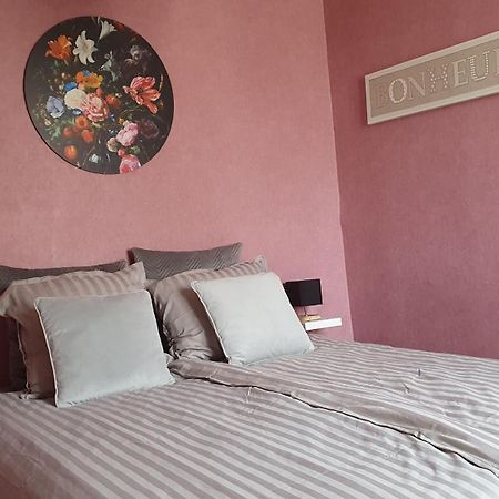 Close To Centre, 3 Rooms, 2 Bathr & Wc, Free Parking & Wifi, Spacious Living Area & Kitchen Brujas Exterior foto